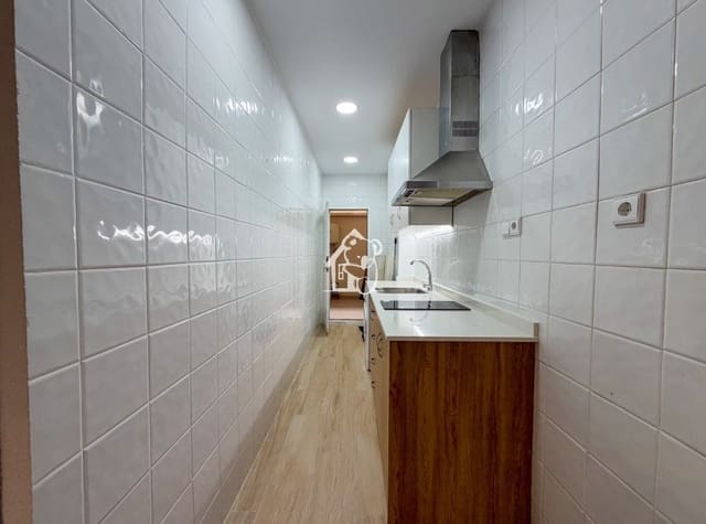 1 slaapkamer Appartement te huur in Las Piscinas Naturales, Torrevieja - € 700 (Ref: 10165923)