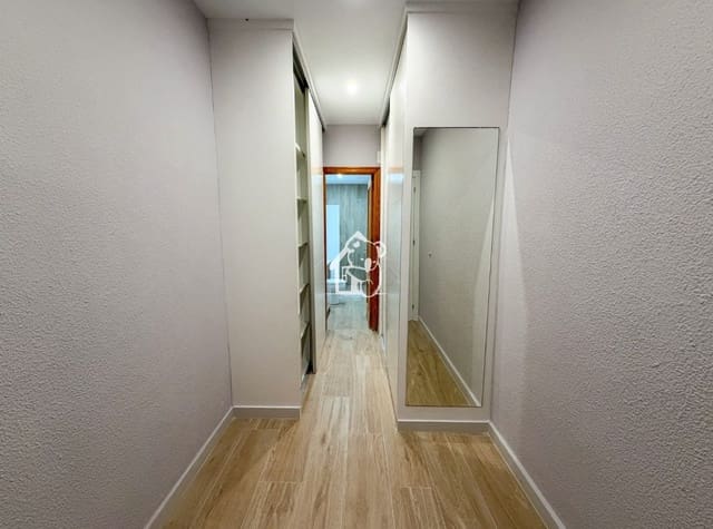 1 slaapkamer Appartement te huur in Las Piscinas Naturales, Torrevieja - € 700 (Ref: 10165923)