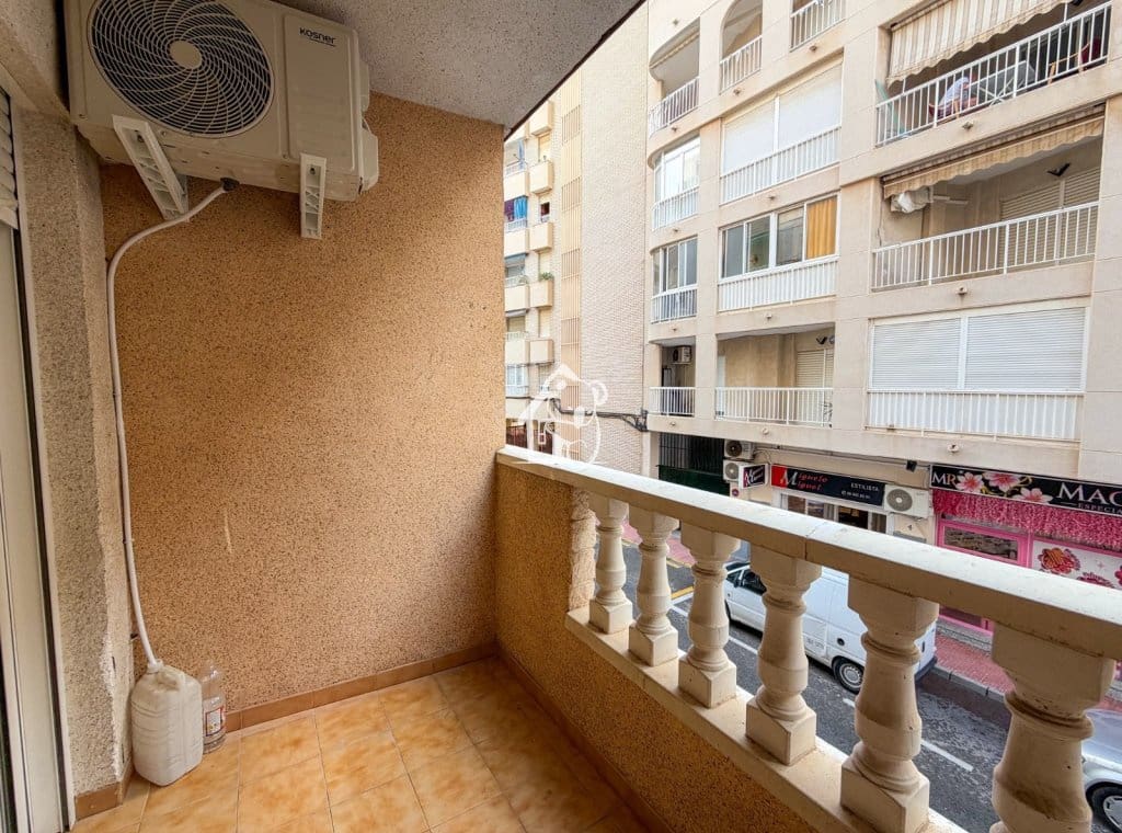 2 sovrum Strandlägenhet till salu i Torrevieja med pool garage - 140 000 € (Ref: 10165924)