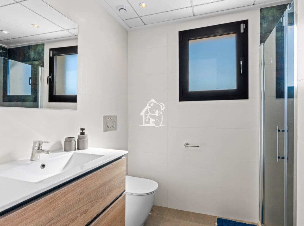 2 soverom Leilighet til leie i Villamartin med svømmebasseng garasje - € 1 400 (Ref: 10173043)