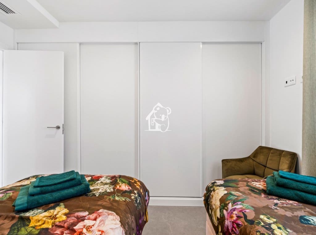 2 soverom Leilighet til leie i Villamartin med svømmebasseng garasje - € 1 400 (Ref: 10173043)