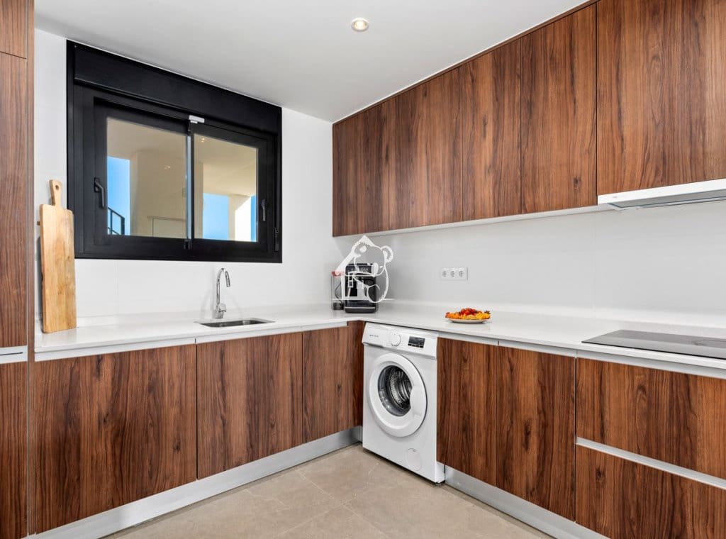 2 soverom Leilighet til leie i Villamartin med svømmebasseng garasje - € 1 400 (Ref: 10173043)