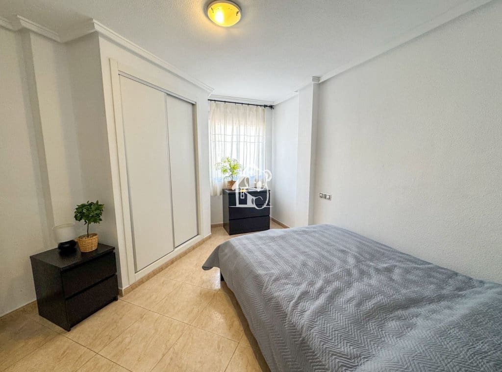 3 slaapkamer Appartement te huur in Torrevieja met zwembad - € 1.000 (Ref: 10173044)