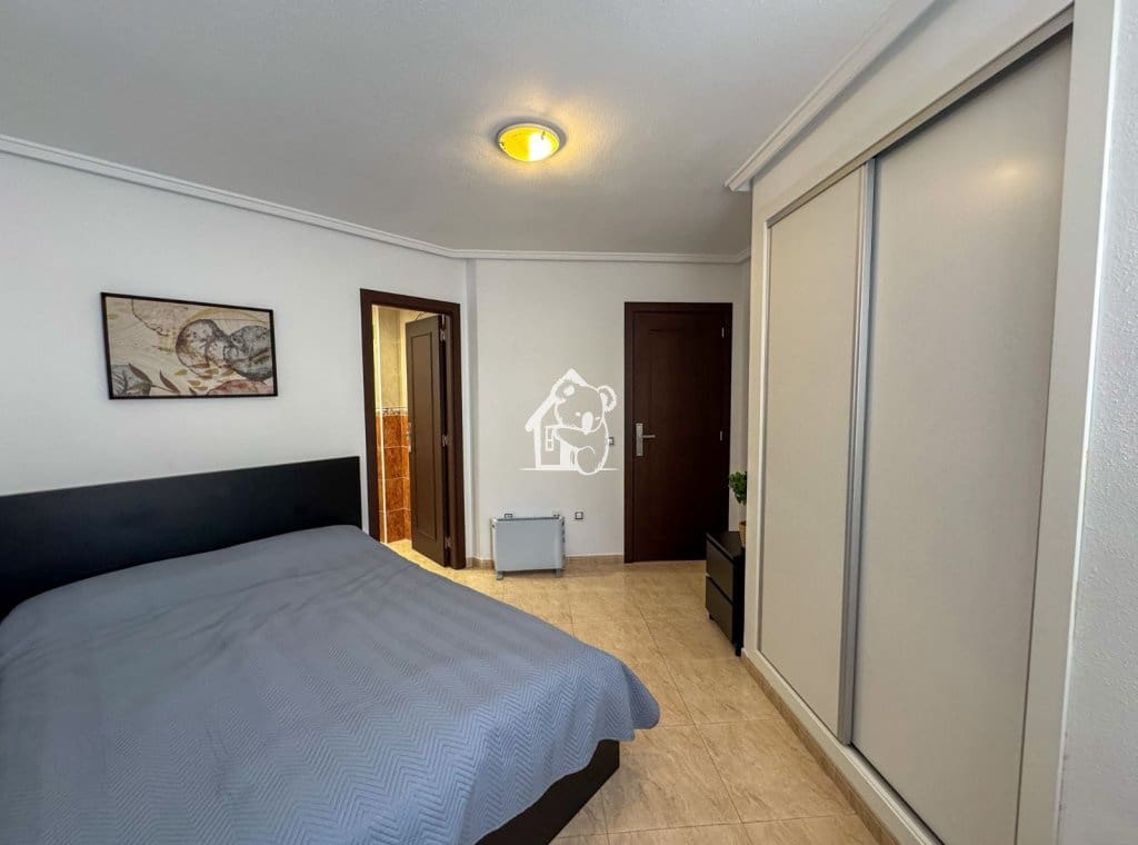 3 slaapkamer Appartement te huur in Torrevieja met zwembad - € 1.000 (Ref: 10173044)