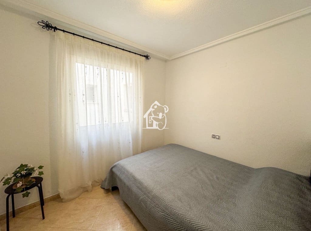 3 slaapkamer Appartement te huur in Torrevieja met zwembad - € 1.000 (Ref: 10173044)