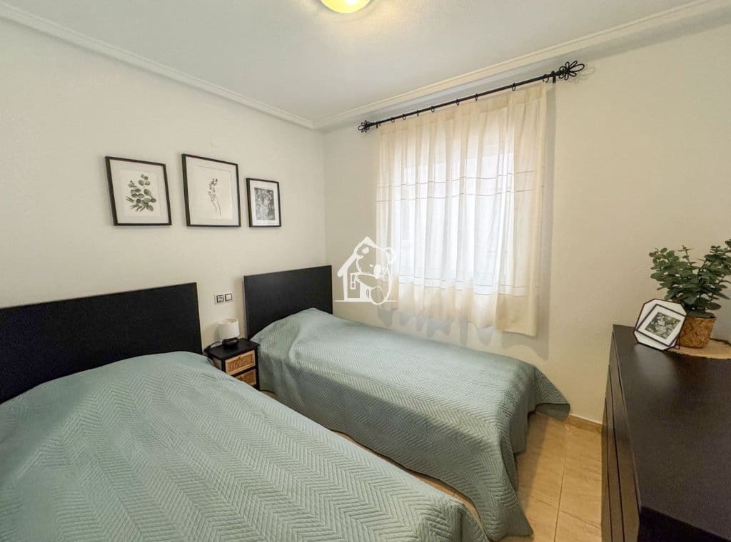 3 slaapkamer Appartement te huur in Torrevieja met zwembad - € 1.000 (Ref: 10173044)