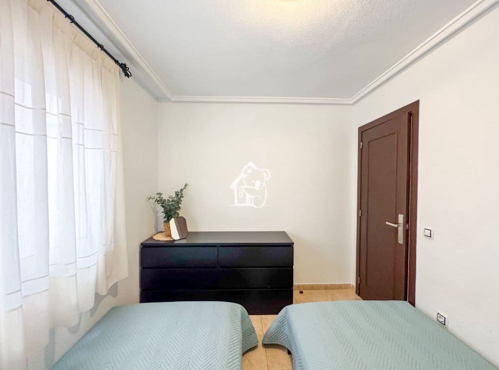 3 slaapkamer Appartement te huur in Torrevieja met zwembad - € 1.000 (Ref: 10173044)
