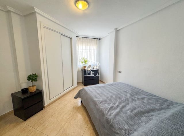 3 camera da letto Appartamento da affittare in Centro, Torrevieja con piscina - 1.000 € (Rif: 10173044)