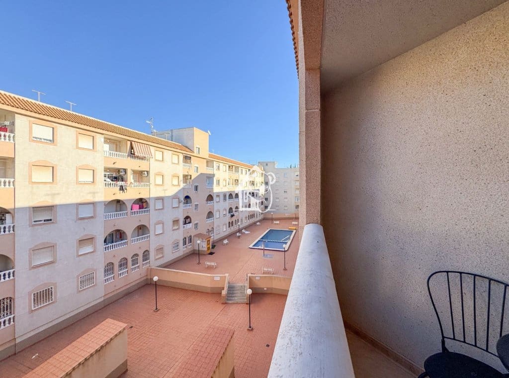 3 slaapkamer Appartement te huur in Torrevieja met zwembad - € 1.000 (Ref: 10173044)
