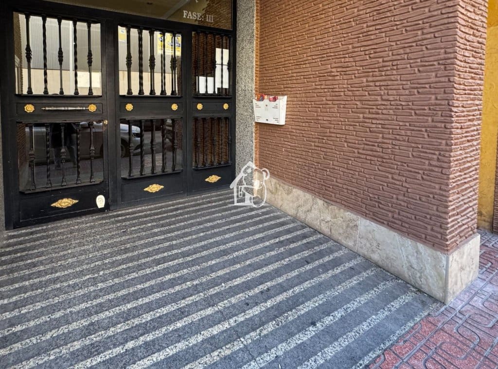 3 slaapkamer Appartement te huur in Torrevieja met zwembad - € 1.000 (Ref: 10173044)