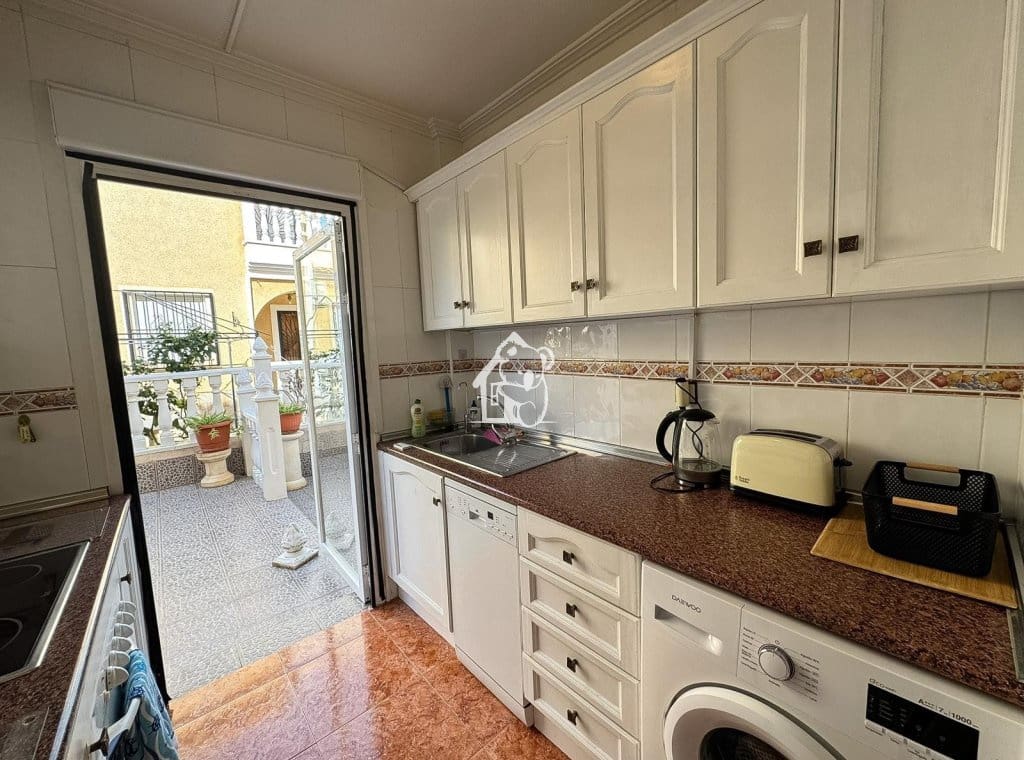 3 soveværelse Byhus til leje i Orihuela Costa med swimmingpool garage - € 1.300 (Ref: 10176158)