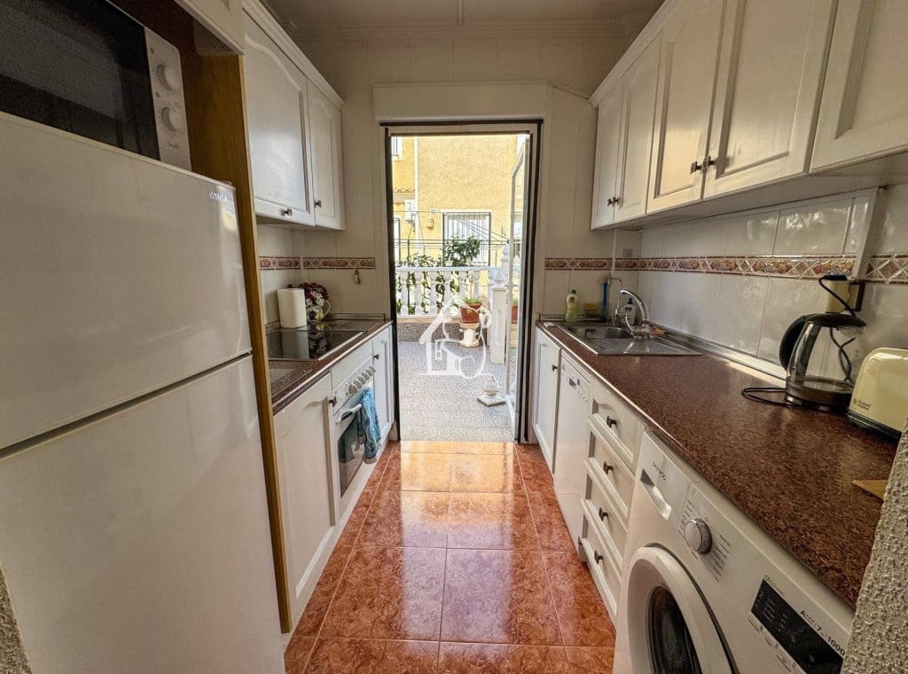 3 soveværelse Byhus til leje i Orihuela Costa med swimmingpool garage - € 1.300 (Ref: 10176158)