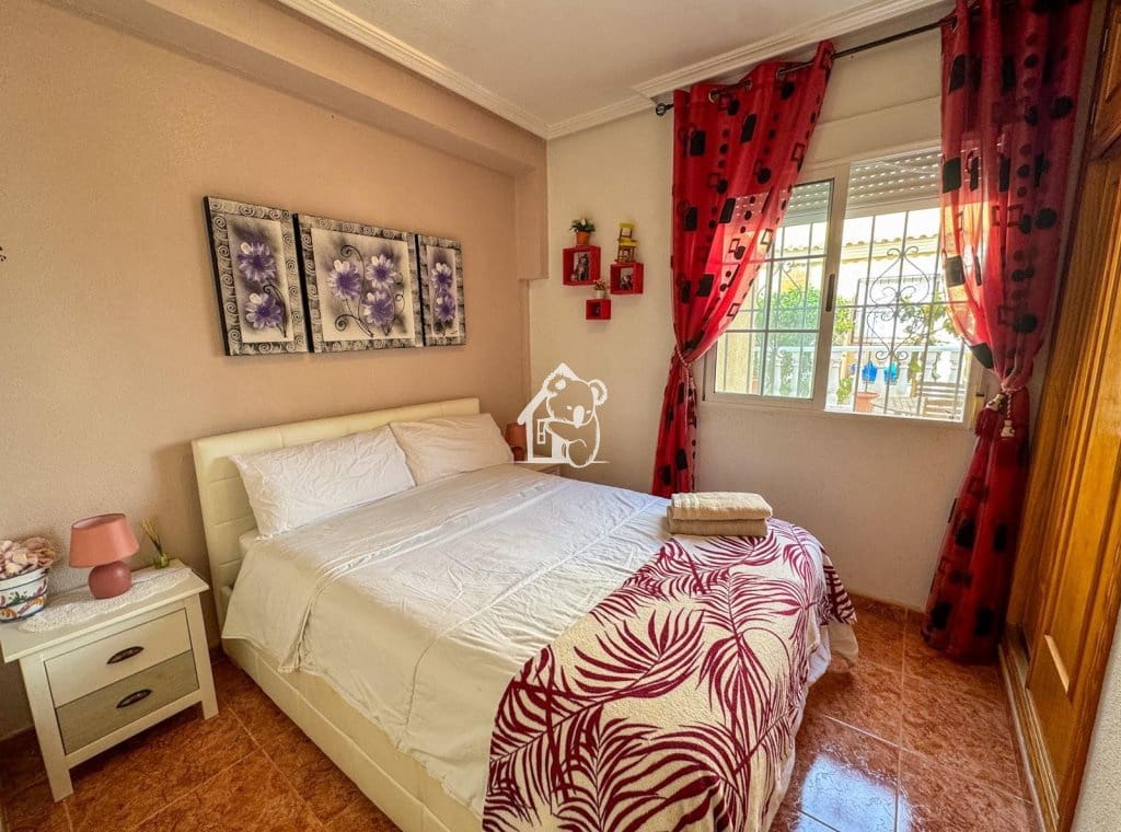 3 soveværelse Byhus til leje i Orihuela Costa med swimmingpool garage - € 1.300 (Ref: 10176158)