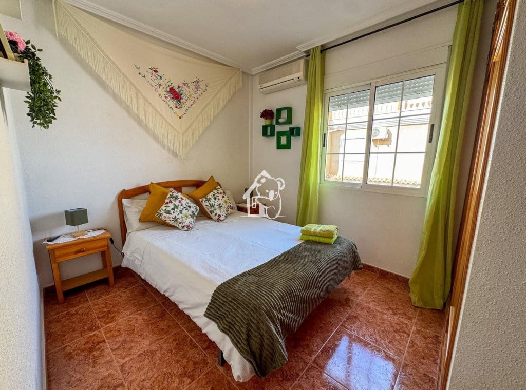 3 soveværelse Byhus til leje i Orihuela Costa med swimmingpool garage - € 1.300 (Ref: 10176158)