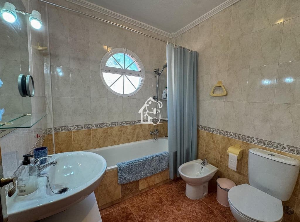 3 soveværelse Byhus til leje i Orihuela Costa med swimmingpool garage - € 1.300 (Ref: 10176158)