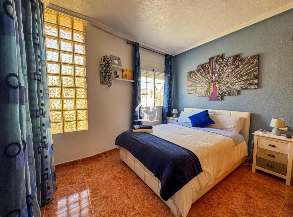 3 soveværelse Byhus til leje i Orihuela Costa med swimmingpool garage - € 1.300 (Ref: 10176158)