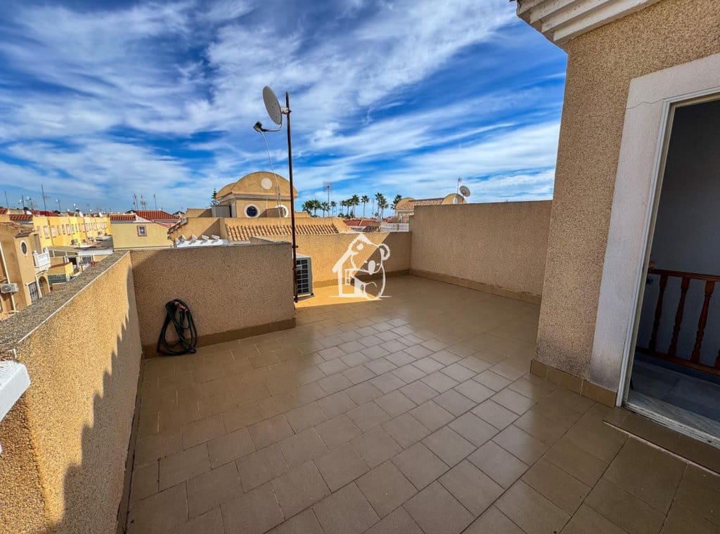 3 soveværelse Byhus til leje i Orihuela Costa med swimmingpool garage - € 1.300 (Ref: 10176158)
