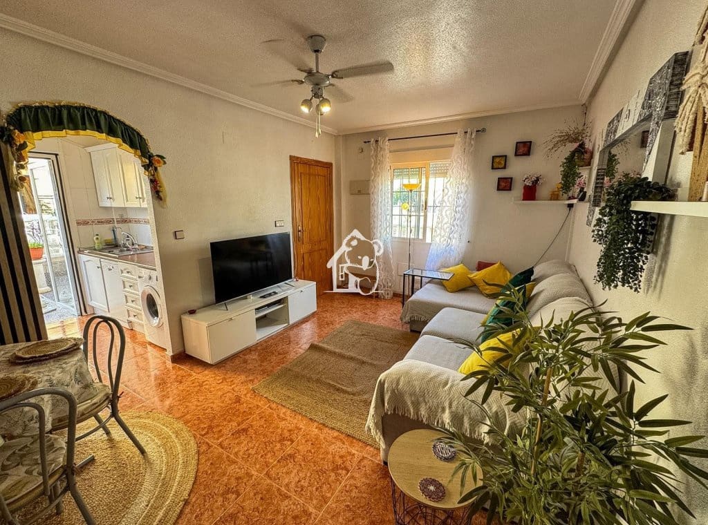 3 soveværelse Byhus til leje i Orihuela Costa med swimmingpool garage - € 1.300 (Ref: 10176158)
