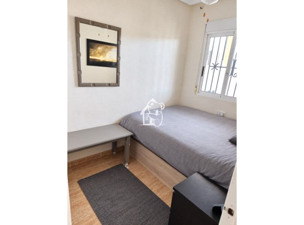 2 soveværelse Lejlighed til leje i Playa Flamenca med swimmingpool - € 900 (Ref: 10176159)