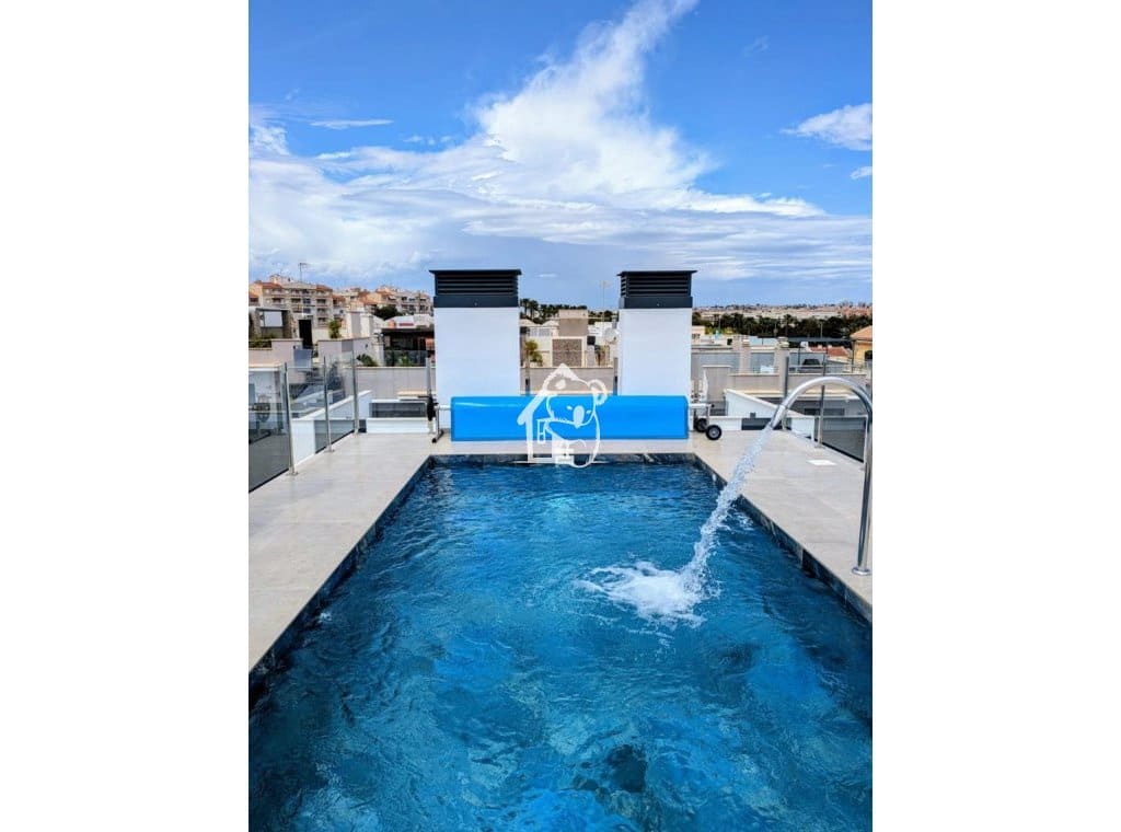 1 makuuhuone Huoneisto vuokrattavana paikassa Torrevieja mukana uima-altaan - 800 € (Ref: 10176160)