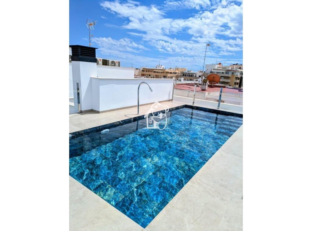 1 makuuhuone Huoneisto vuokrattavana paikassa Torrevieja mukana uima-altaan - 800 € (Ref: 10176160)