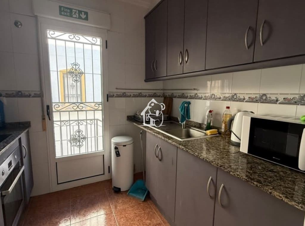 3 slaapkamer Huis te huur in Orihuela met zwembad garage - € 1.200 (Ref: 10179704)