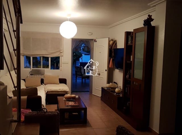 3 soveværelse Villa til leje i Torre de la Horadada, Pilar de la Horadada med swimmingpool garage - € 1.300 (Ref: 10182320)