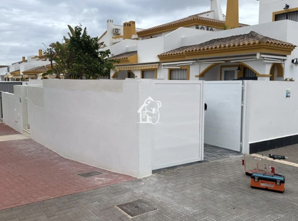 3 soveværelse Villa til leje i Torre de la Horadada med swimmingpool garage - € 1.300 (Ref: 10182320)
