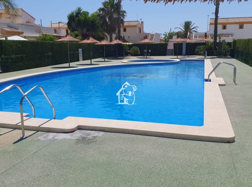 3 soveværelse Villa til leje i Torre de la Horadada med swimmingpool garage - € 1.300 (Ref: 10182320)