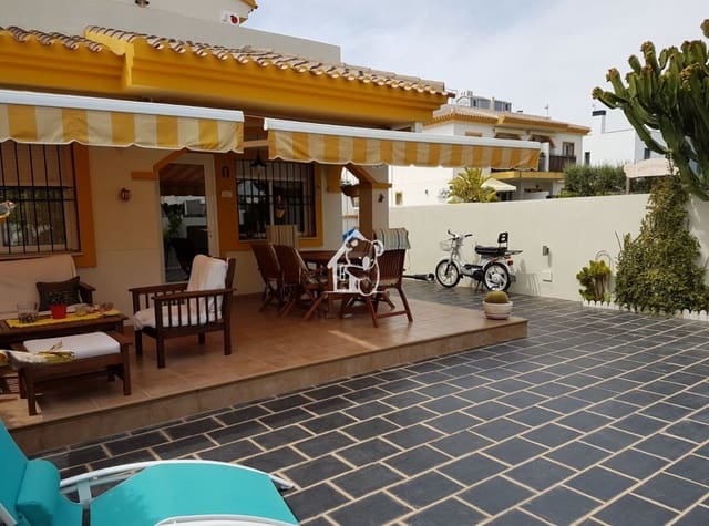 3 soveværelse Villa til leje i Torre de la Horadada, Pilar de la Horadada med swimmingpool garage - € 1.300 (Ref: 10182320)