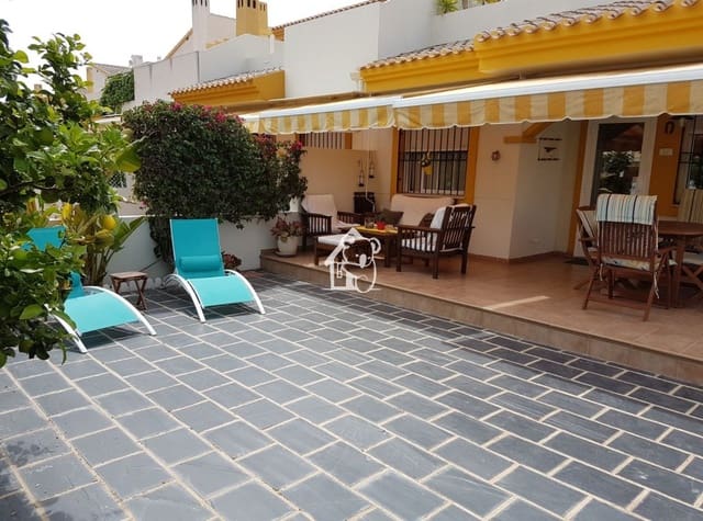 3 soveværelse Villa til leje i Torre de la Horadada, Pilar de la Horadada med swimmingpool garage - € 1.300 (Ref: 10182320)