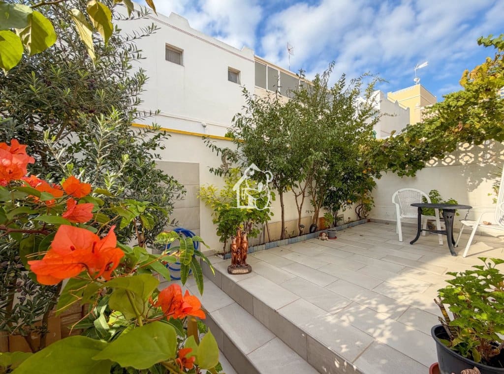 2 soveværelse Byhus til salg i San Miguel de Salinas - € 225.000 (Ref: 10182322)