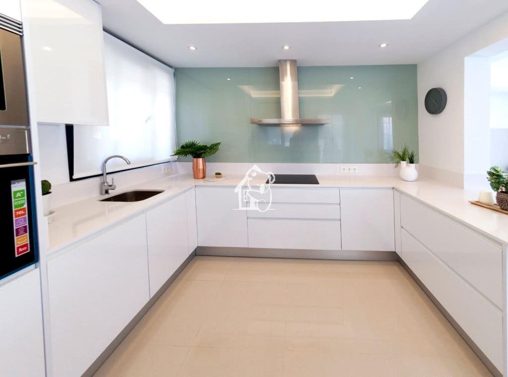 Villa/Maison de 4 chambres à louer à Benijofar avec piscine - 3 000 € (Ref: 10184059)