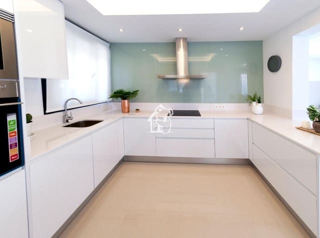 Villa/Maison de 4 chambres à louer à Benijófar avec piscine - 3 000 € (Ref: 10184059)