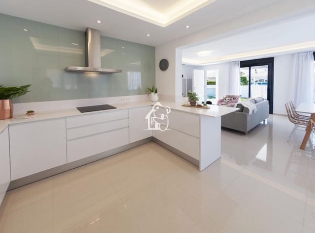 Villa/Maison de 4 chambres à louer à Benijófar avec piscine - 3 000 € (Ref: 10184059)