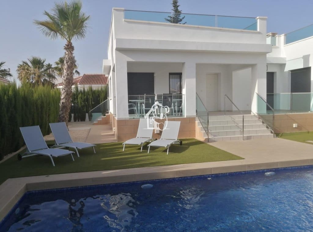 Villa/Maison de 4 chambres à louer à Benijofar avec piscine - 3 000 € (Ref: 10184059)