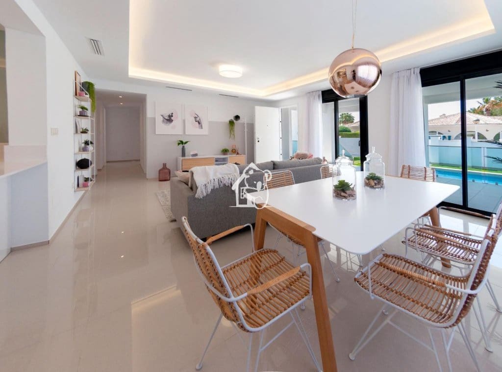 Villa/Maison de 4 chambres à louer à Benijofar avec piscine - 3 000 € (Ref: 10184059)