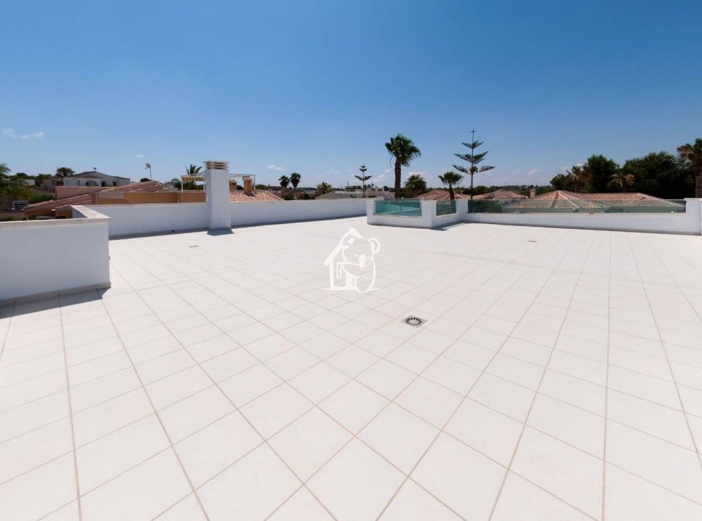 Villa/Maison de 4 chambres à louer à Benijofar avec piscine - 3 000 € (Ref: 10184059)