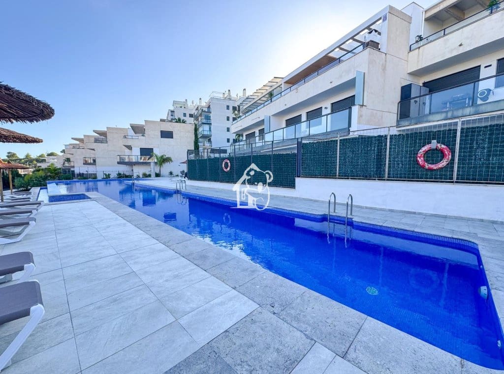 2 quarto Apartamento para arrendar em Orihuela Costa com piscina garagem - 1 100 € (Ref: 10184060)