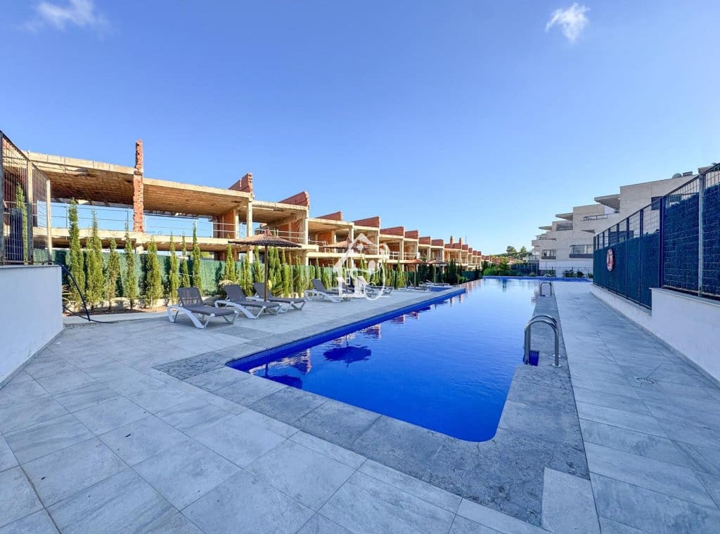2 quarto Apartamento para arrendar em Orihuela Costa com piscina garagem - 1 100 € (Ref: 10184060)