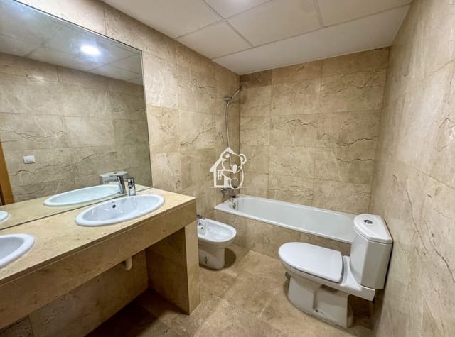 2 quarto Apartamento para arrendar em Las Filipinas com piscina garagem - 1 100 € (Ref: 10184060)