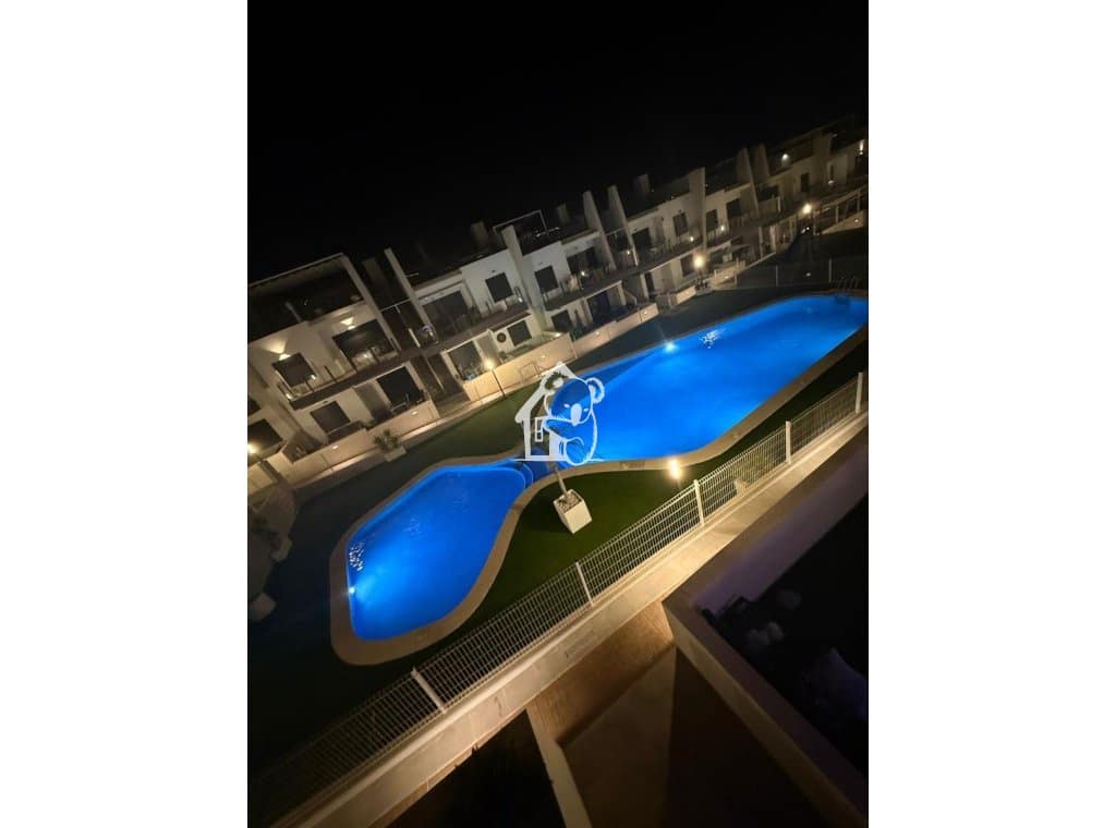 2 soverom Penthouse til leie i San Miguel de Salinas med svømmebasseng - € 1 100 (Ref: 10184061)