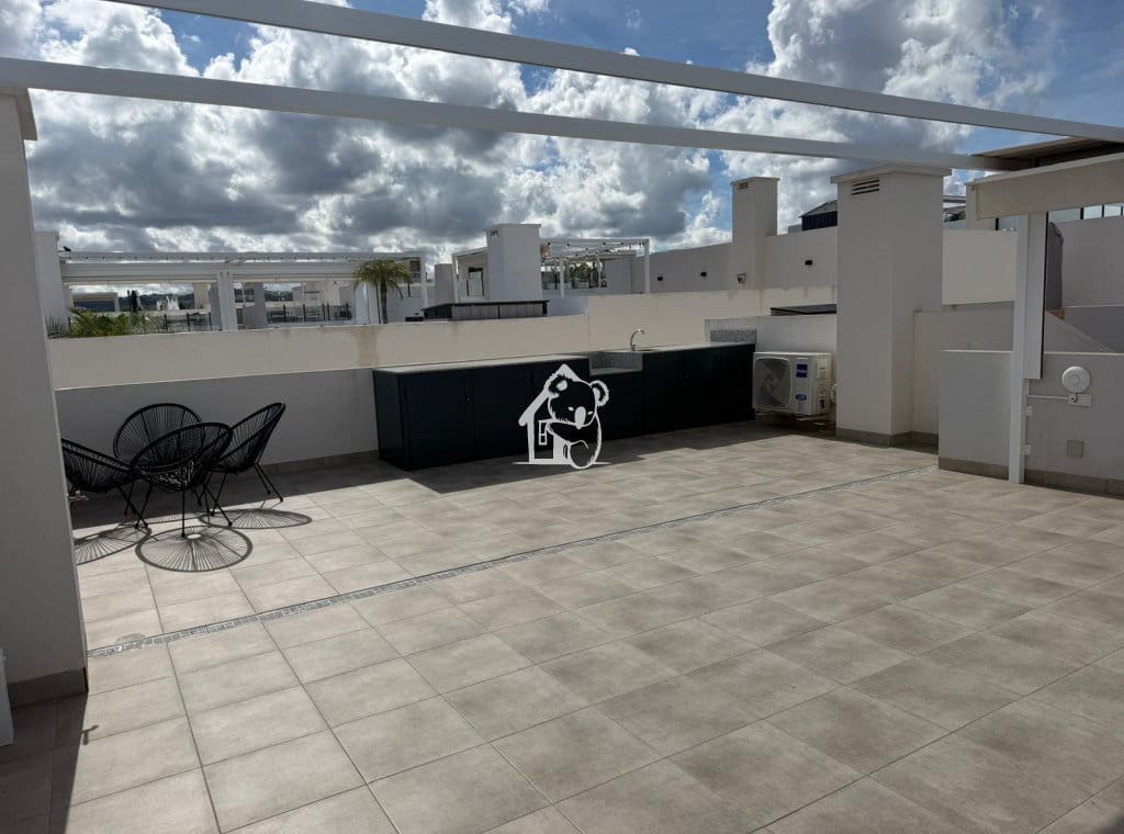 2 soverom Penthouse til leie i San Miguel de Salinas med svømmebasseng - € 1 100 (Ref: 10184061)