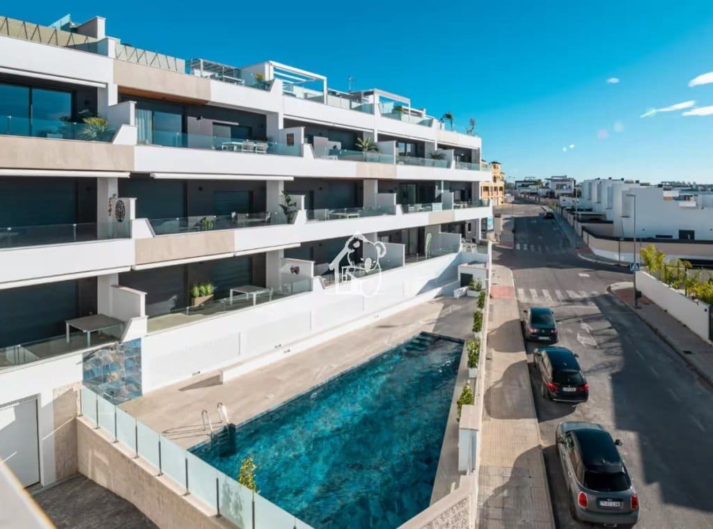 2 soverom Leilighet til leie i Benijofar med svømmebasseng - € 1 100 (Ref: 10184062)