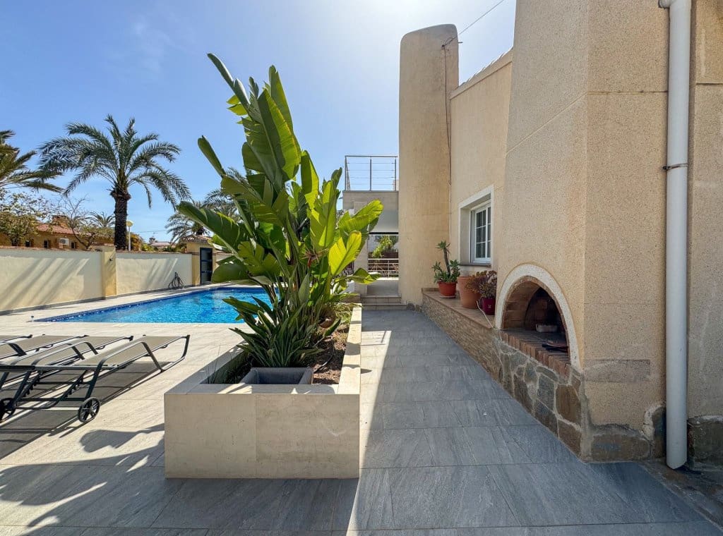 4 soveværelse Villa til leje i Cabo Roig med swimmingpool garage - € 3.500 (Ref: 8215732)