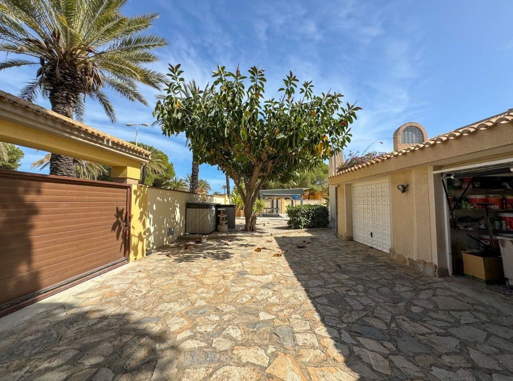 4 soveværelse Villa til leje i Cabo Roig med swimmingpool garage - € 3.500 (Ref: 8215732)