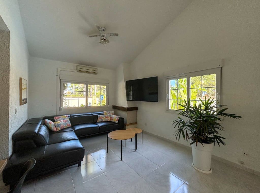 4 soveværelse Villa til leje i Cabo Roig med swimmingpool garage - € 3.500 (Ref: 8215732)