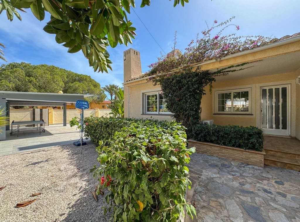 4 soveværelse Villa til leje i Cabo Roig med swimmingpool garage - € 3.500 (Ref: 8215732)