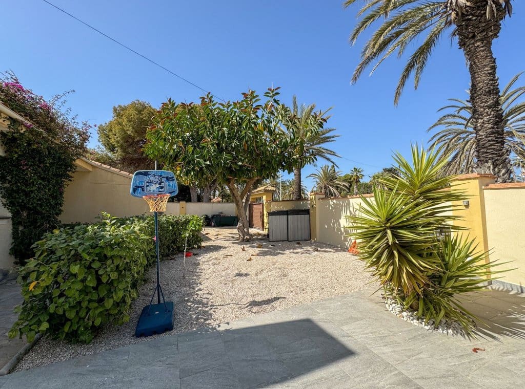 4 soveværelse Villa til leje i Cabo Roig med swimmingpool garage - € 3.500 (Ref: 8215732)