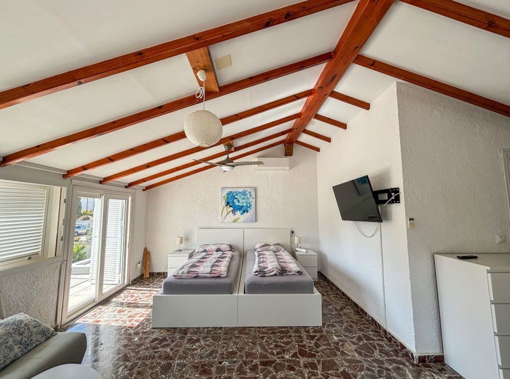4 soveværelse Villa til leje i Cabo Roig med swimmingpool garage - € 3.500 (Ref: 8215732)